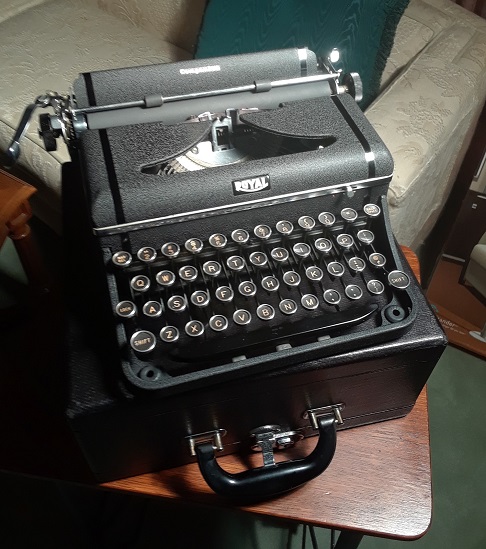Companion Royal Typewriter