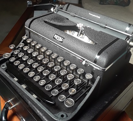 Royal Companion Typewriter - Sideview